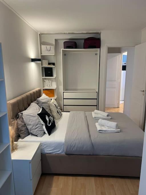 Appartement Paris Vue Tour Eiffel Trocadero ภายนอก รูปภาพ